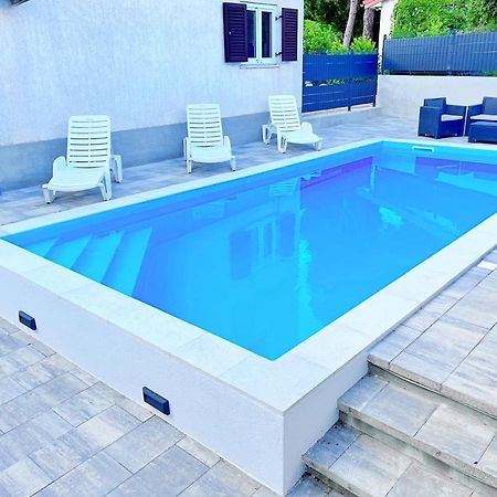 Adria Holiday Home Pinezići Buitenkant foto