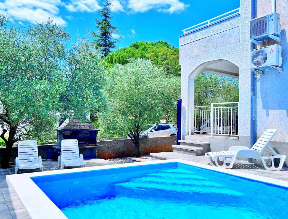 Adria Holiday Home Pinezići Buitenkant foto