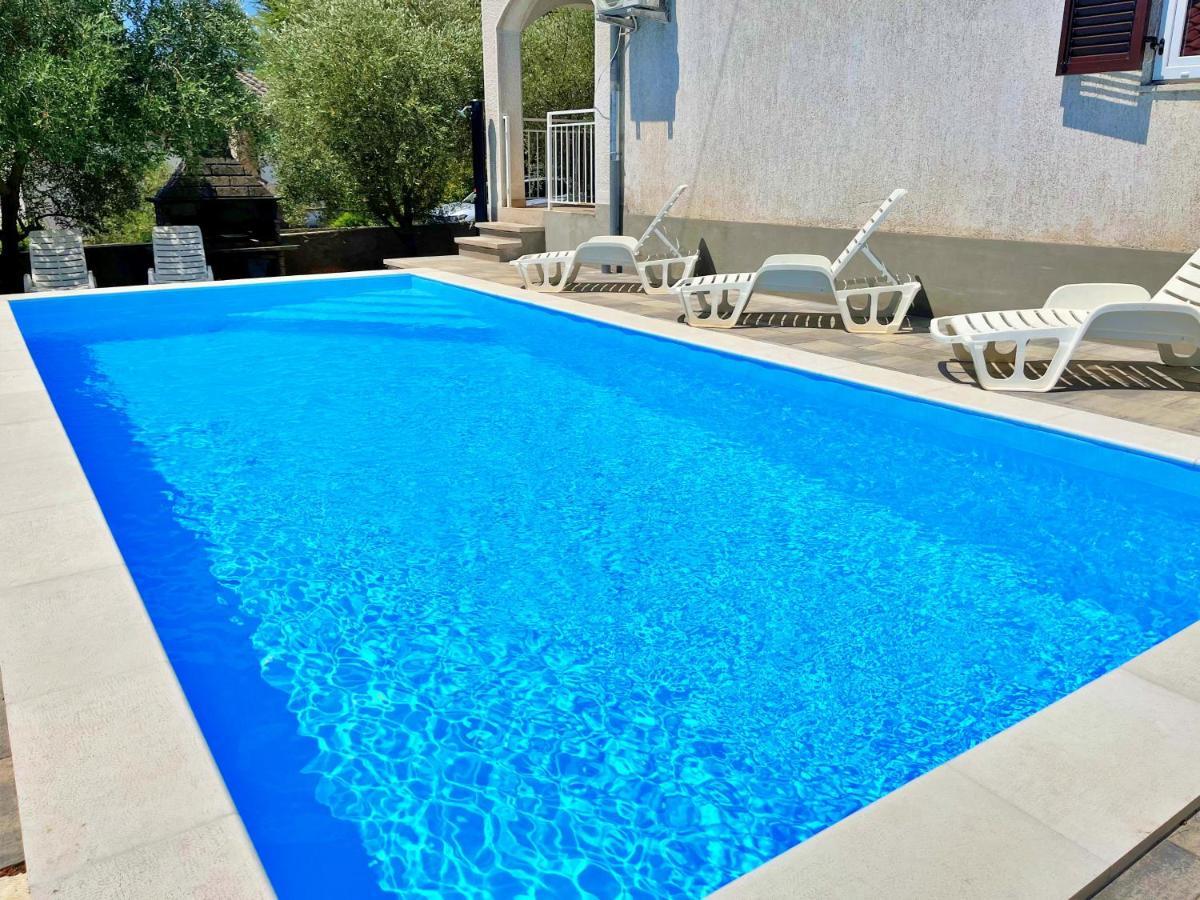 Adria Holiday Home Pinezići Buitenkant foto