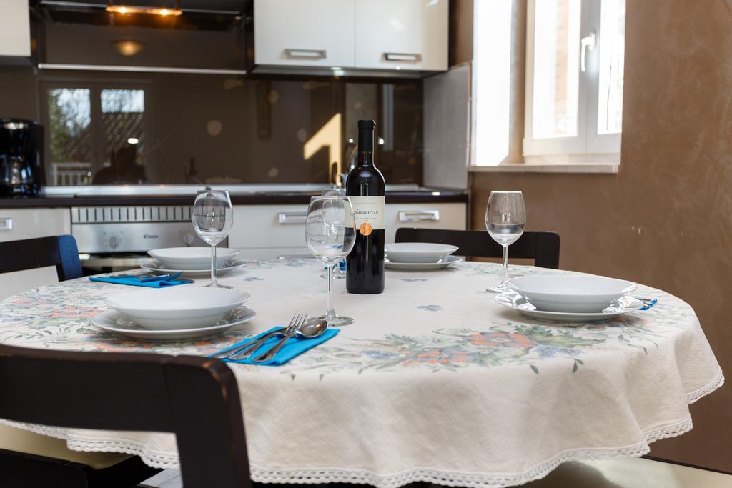 Adria Holiday Home Pinezići Buitenkant foto